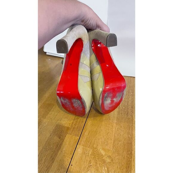 L'ESTROSA TAN SUEDE BUCKLE CLOSING RED BOTTOM SHOES HEEL WOMENS SZ 40 (10) - Picture 12 of 14